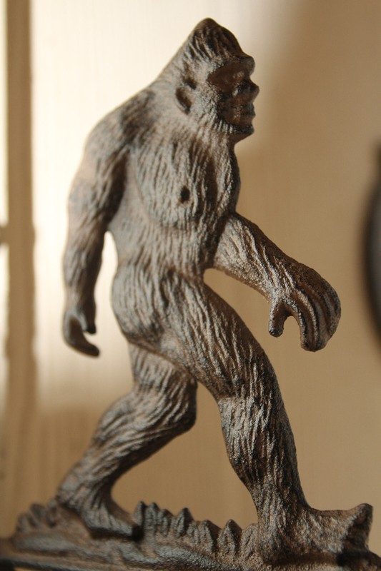 1 WALL MOUNTED BIG FOOT BELL,ALL OCCASION GIFTS,COUNTRY DECOR,SASQUATCH B-97 gallery